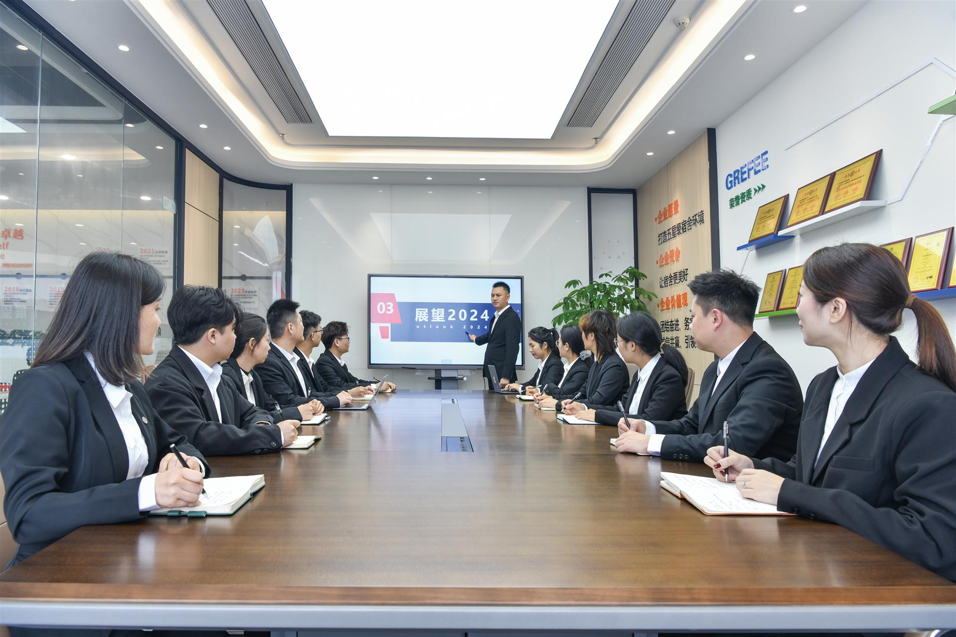 企業(yè)創(chuàng)始人:張小毅